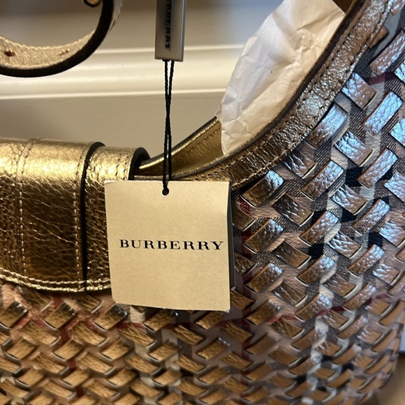 New with tags Burberry shoulder bag - Picture 3 of 4